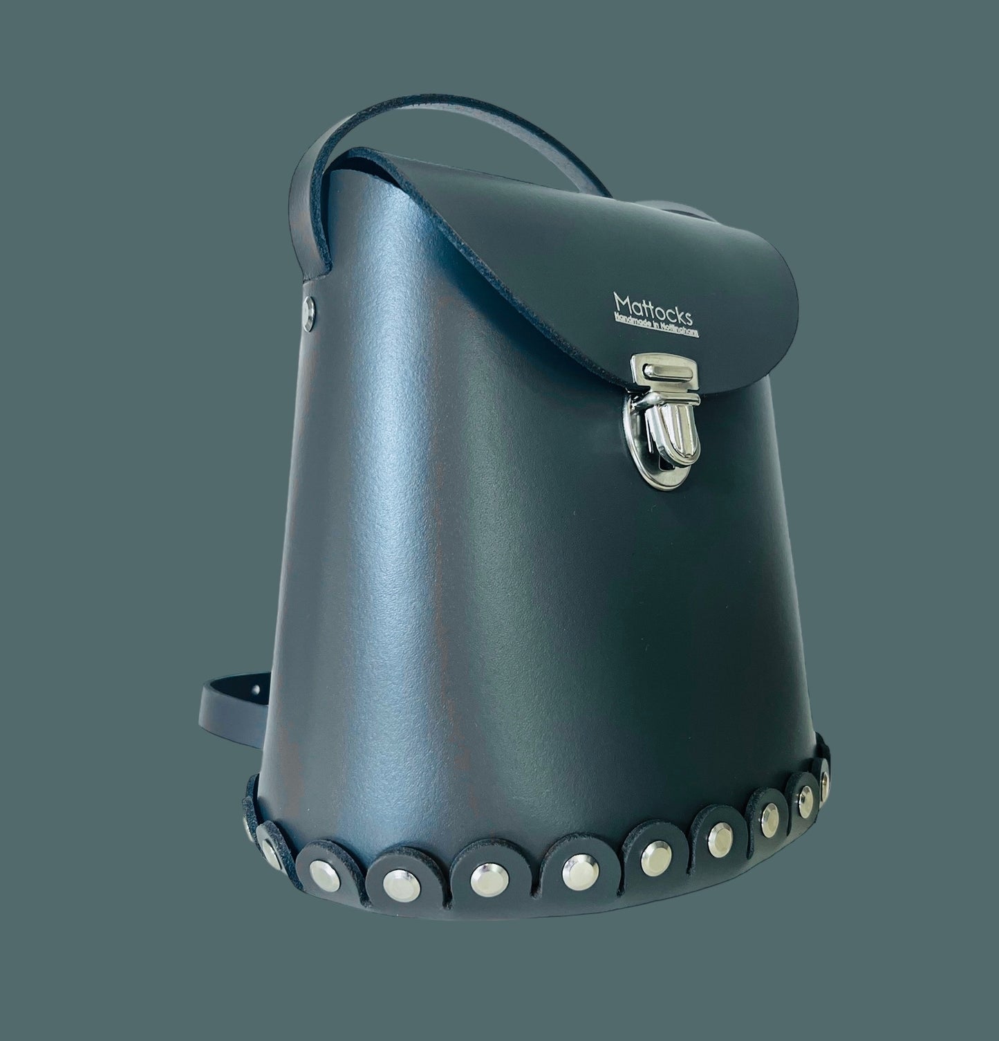 Sustainable leather bucket bag