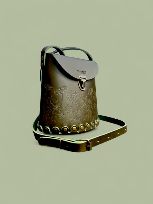 Load image 1 in gallery view