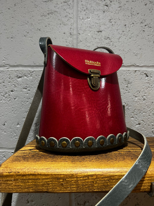 Load image 1 in gallery view