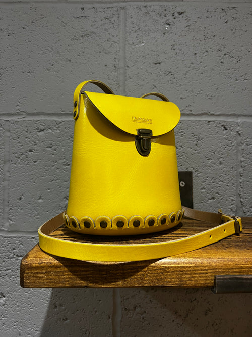 Load image 1 in gallery view