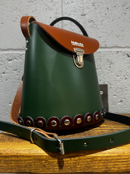 Load image 1 in gallery view