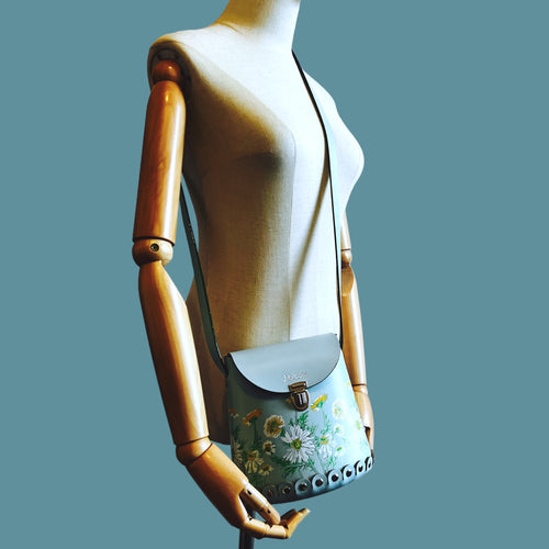Load image 1 in gallery view